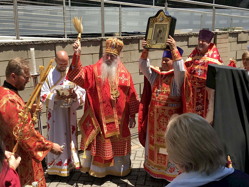 Престольный праздник в Свято-Николаевском храме Аделаиды