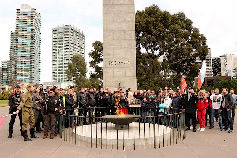 Moto and auto-race in honor of Victory Day in Melbourne