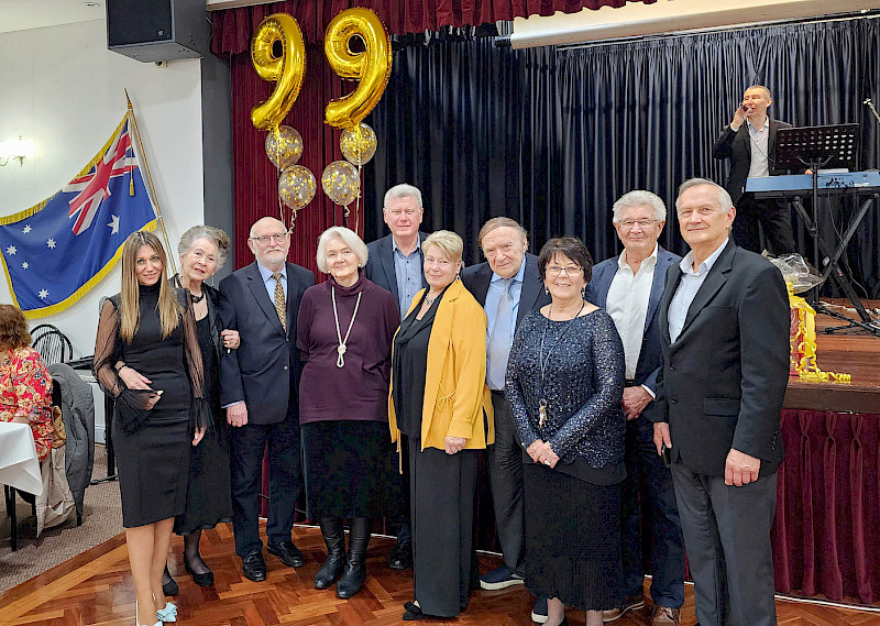 Русский клуб отмечает 99-летие