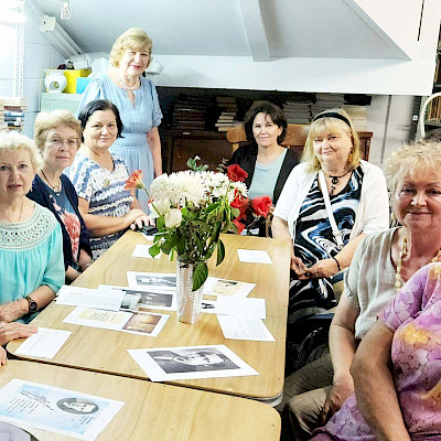 Читаем Велимира Хлебникова в Сиднее