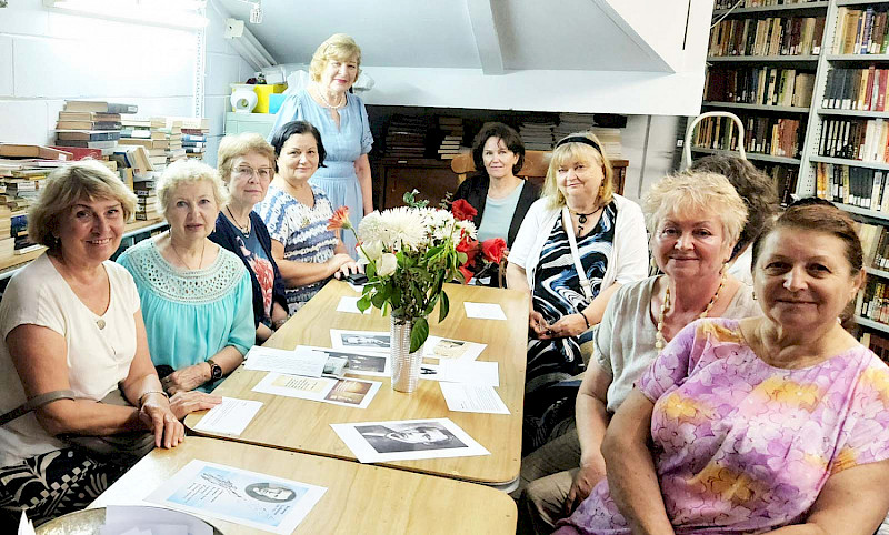 Читаем Велимира Хлебникова в Сиднее